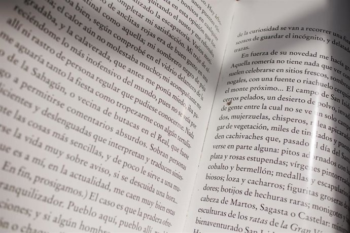 Archivo - Un página de un libro.