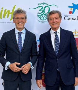 El consejero de Empresa, Empleo y Economía Social, Luis Alberto Marín, junto al presidente de la Asociación Murciana de la Empresa Familiar (AMEFMUR), José María Tortosa