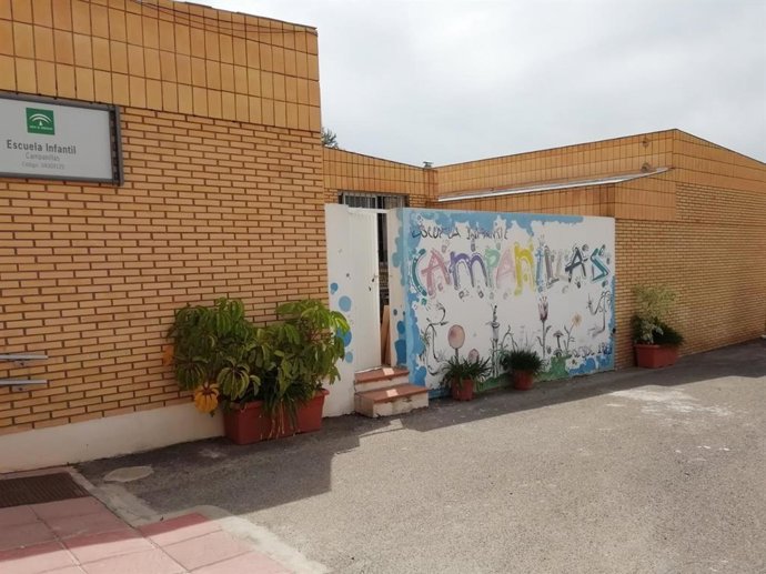 Fachada de la Escuela Infantil Campanillas de Vera (Almería).