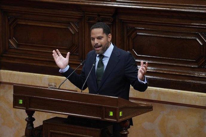 El presidente de Vox Catalunya, Ignacio Garriga, Alejandro Fernández, durante el Debate de Política General, en el Parlament de Catalunya, a 30 de septiembre de 2026, en Barcelona, Catalunya (España). El Parlament afronta la segunda jornada del Debate de 