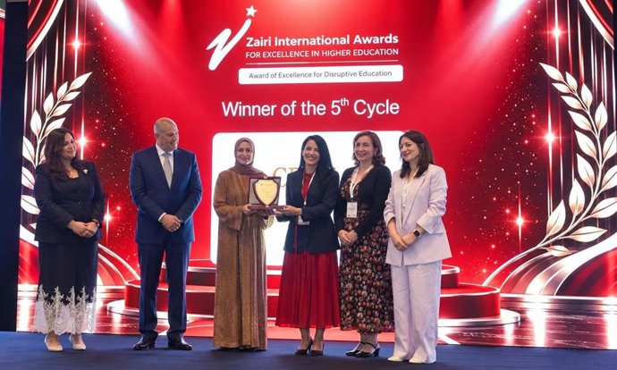 La Universidad CEU San Pablo recibe el Premio a la Excelencia Educativa "Zairi International Award"