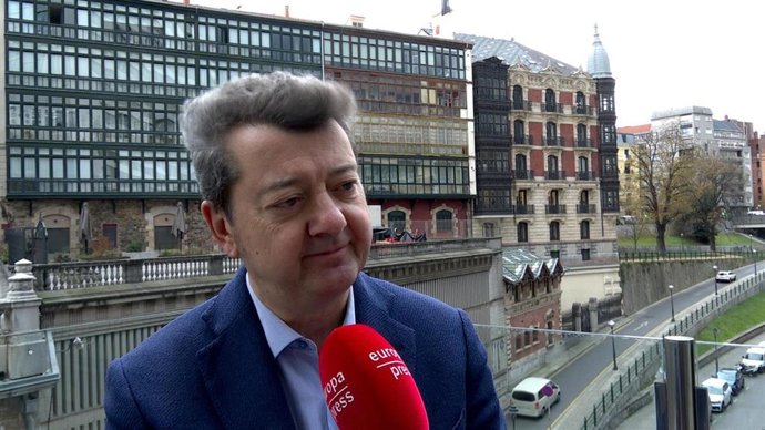 Archivo - El portavoz de JJpD, Edmundo Rodríguez Achútegi