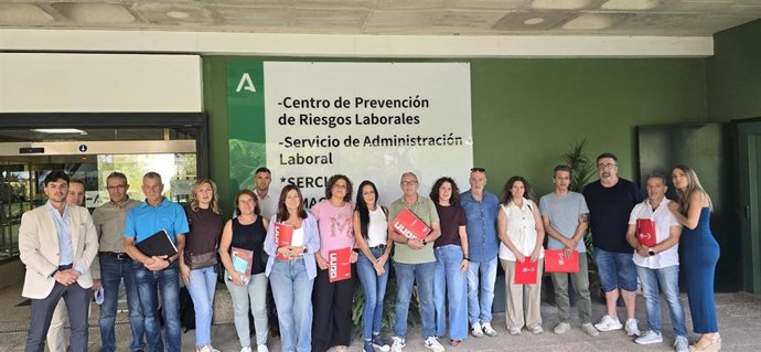 Representantes sindicales a las puertas del Sercla