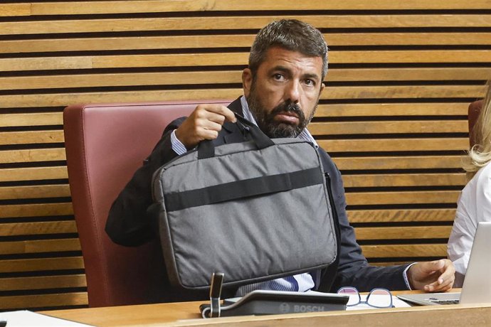 El expresidente de la Generalitat Valenciana Carlos Mazón, durante el Debate de Política General de la Comunitat Valenciana, en les Corts Valencianes, a 28 de septiembre de 2026, en Valencia