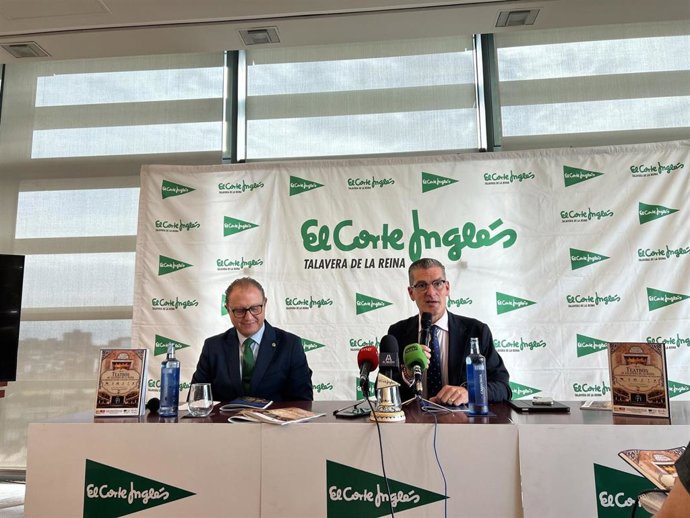 Presentación de la nueva revista que contiene la programación cultural de Talavera de la Reina.