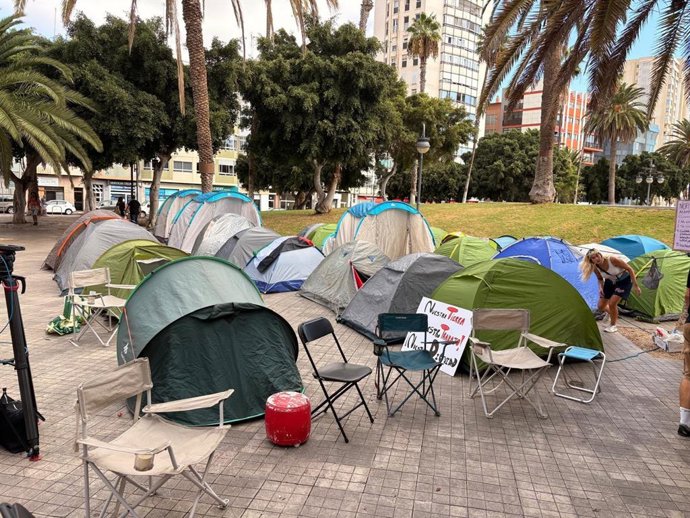 Acampada en Las Palmas de Gran Canaria por la vivienda