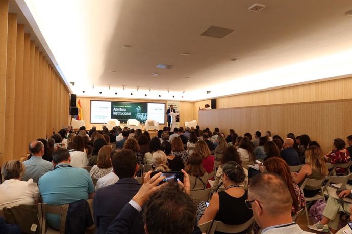 Presentación del proyecto '100 Escuelas de Impacto'.