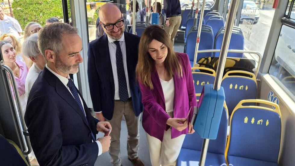 El tranvibús cuenta con las nuevas máquinas validadoras a modo de prueba