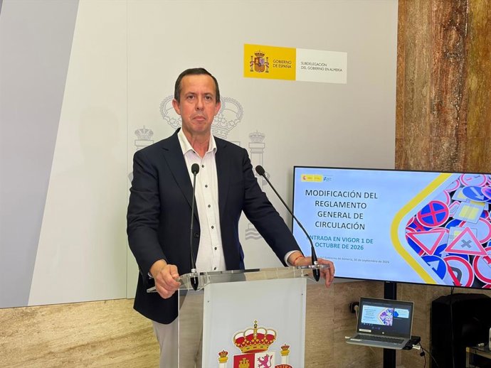 El subdelegado del Gobierno en Almería, José María Martín, durante la presentación de la modificación del Reglamento General de Circulación.