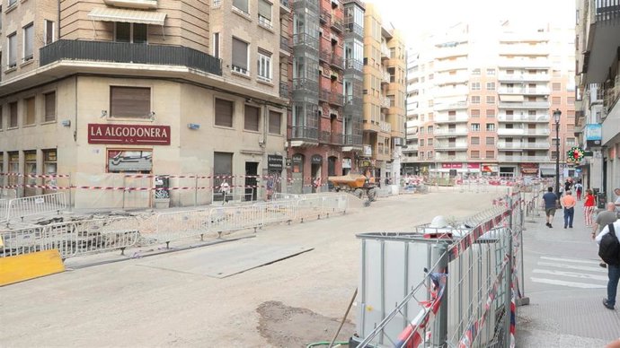 Obras en la calle Coso de Zaragoza