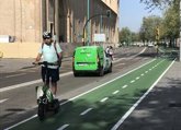 Foto: Casco para patinetes, 15 años de edad mínima y más protección a ciclistas: nuevas normas de tráfico desde mañana
