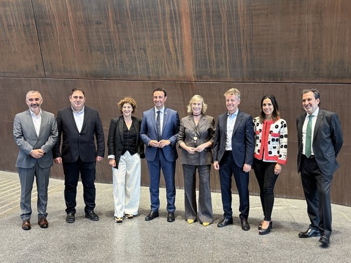 El vicelehendakari segundo y consejero de Economía, Trabajo y Empleo, Mikel Toress, en la clausura del VI Encuentro Empresarial de la FVEM, en Bilbao