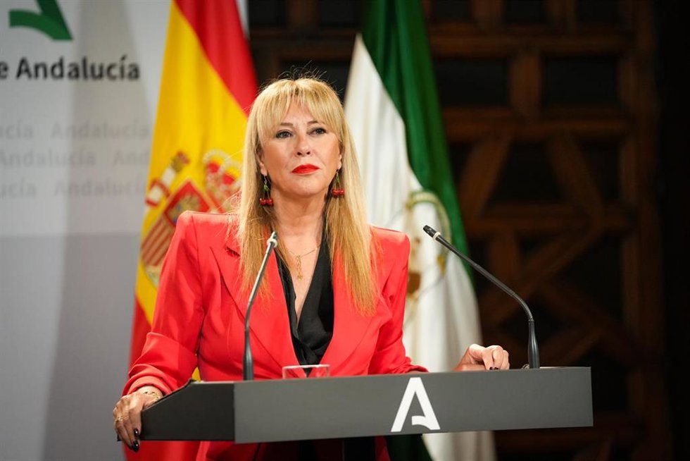 La vicepresidenta tercera y consejera de Economía, Hacienda y Fondos Europeos, y portavoz del Gobierno andaluz, Carolina España, interviene en la rueda de prensa posterior a la reunión semanal del Consejo de Gobierno andaluz. A 30 de septiembre de 2026 en