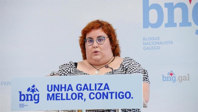 La portavoz de Sanidade Hospitalaria del BNG, Iria Carreira, en una rueda de prensa.