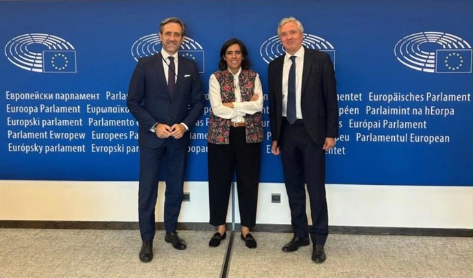 La Mesa del Turismo continúa su ronda de reuniones en Bruselas e insiste en reducir el IVA turístico.