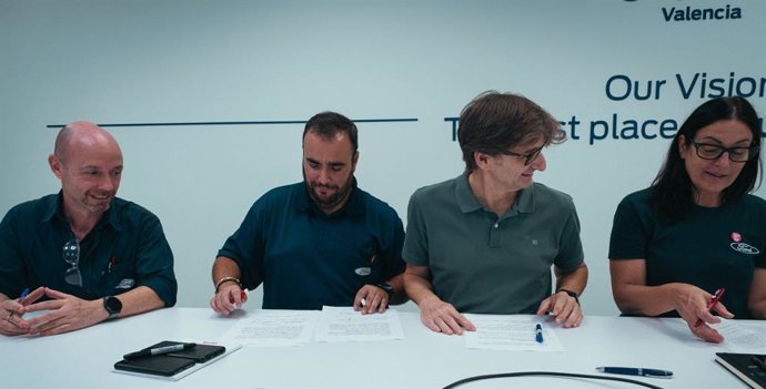 UGT y Ford firman el nuevo acuerdo laboral hasta 2030 para la fábrica de Almussafes