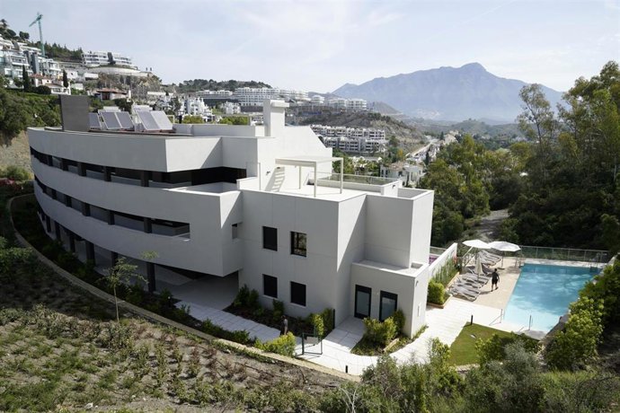Archivo - Complejo residencial de Benahavís, a 27 de abril de 2023 en Málaga (Andalucía, España). (Foto de archivo).