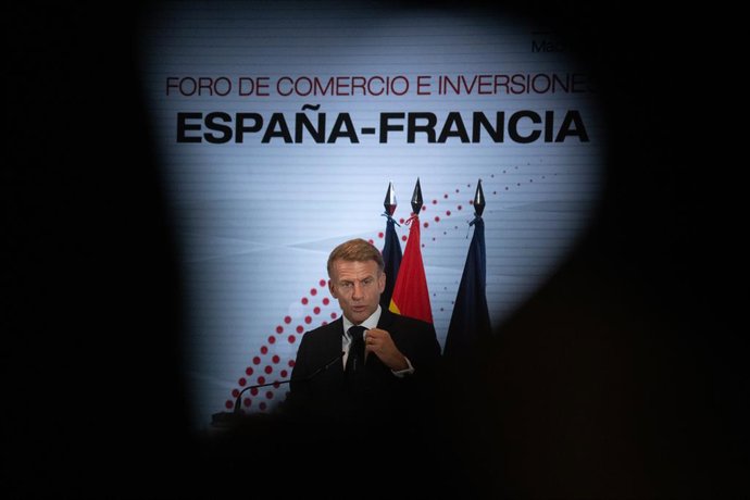 O presidente da República Francesa, Emmanuel Macron, durante o Fórum de Comércio e Investimento Espanha-França, no Ministério da Economia, Comércio e Empresas, em 30 de setembro de 2026, em Madri (Espanha). O Fórum, organizado por ocasião da visita