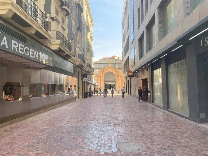 Vertiente del Paseo de Almería hacia el Mercado Central.