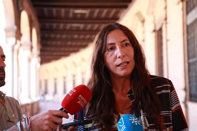 La consejera de Servicios Sociales, Familias e Igualdad de la Junta de Andalucía, Loles López (Fotografía de Archivo)