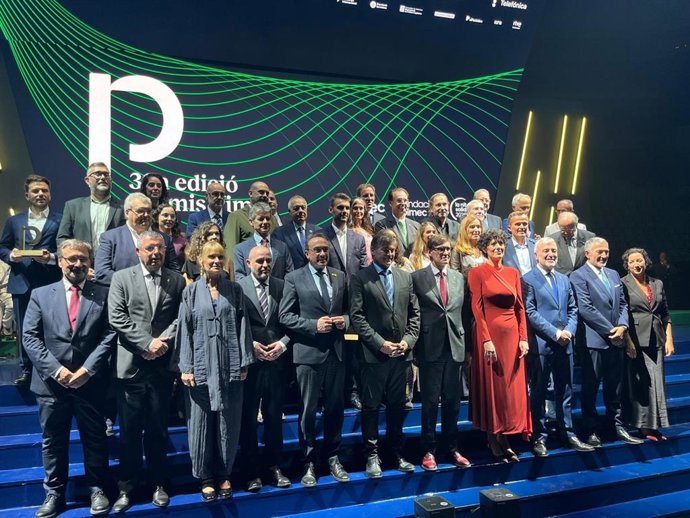 Las autoridades y los ganadores de los 39 Premis Pimec