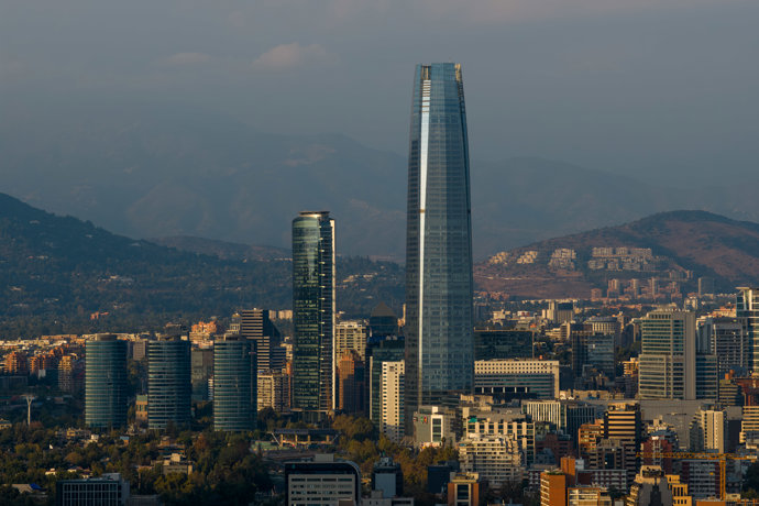 Archivo - Chile.- Diez de las 16 regiones del país registraron caídas del PIB: La RM creció 1,0%