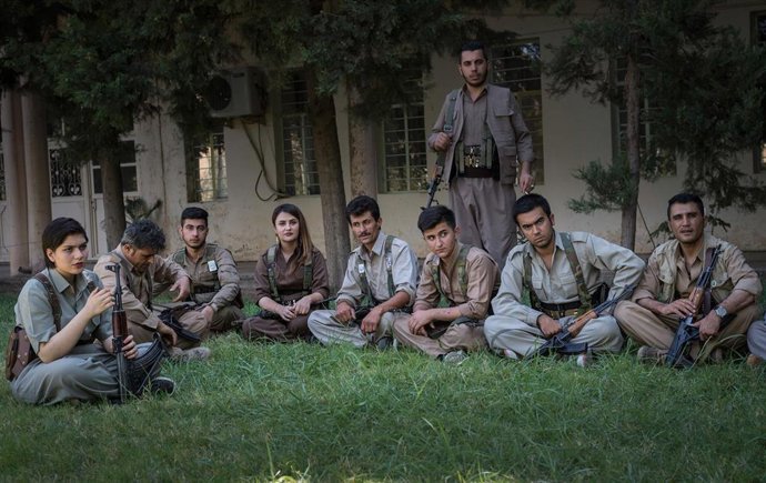 Archivo - Miembros del Partido Democrático del Kurdistán de Irán (KDPI) en una base cerca de la frontera con Irán donde el grupo entrena y realiza maniobras