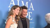 Vídeo: Alejandro Sanz, su felicidad en su primer posado con Stephanie Cayo y sus cuatro hijos