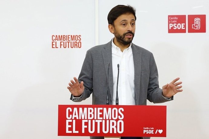 Fran Díaz en un momento de la rueda de prensa ofrecida este jueves en la sede del PSOECyL