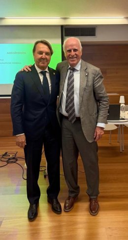 El fundador de Eurofragance, Santiago Sabatés, y el presidente de la Cámara de Terrassa (Barcelona), Ramon Talamàs