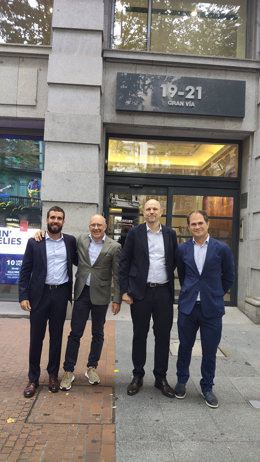 De izq. a derecha: Gorka Iturbe, Ángel Sánchez y Diego Moñux (socios) e Iñaki Larreina