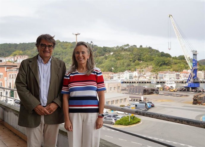 El 88% de empresas que operan en el puerto de Pasaia están dispuestas a mantener o incrementar su actividad portuaria