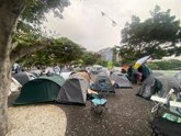 Foto: La acampada por la vivienda también toma Plaza España, en Santa Cruz de Tenerife: "Perdón por querer vivir donde nací"