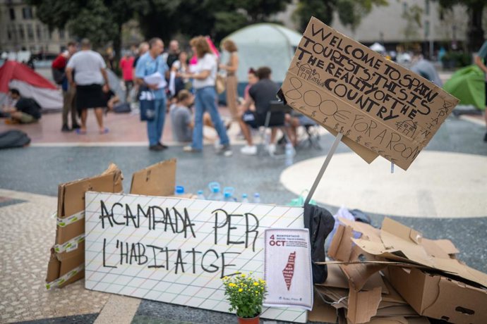 Cartells reivindicatius durant l'acampada 