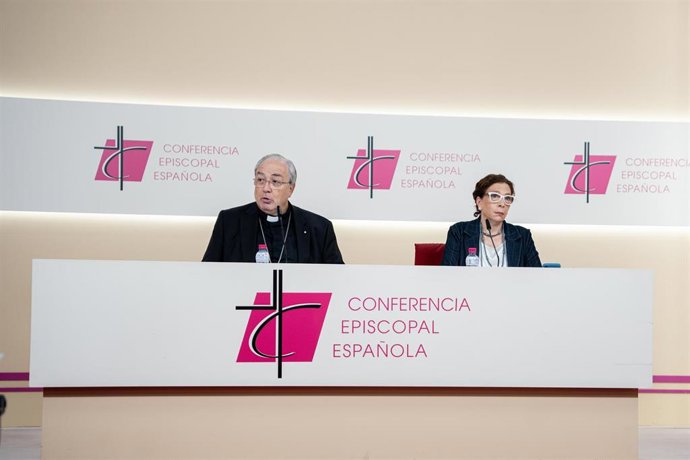 El secretario general de Conferencia Episcopal Española, Francisco César García Magán, durante una rueda de prensa, en la sede de la CEE, a 1 de octubre de 2026, en Madrid.