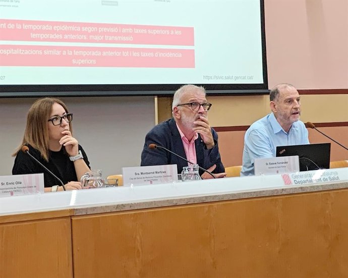 Martínez, Esteve y Montcada durante la rueda de prensa.