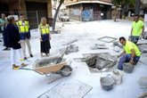Foto: Las obras de López Mezquita, en Granada, recuperan espacio para el peatón en una calle más accesible y verde