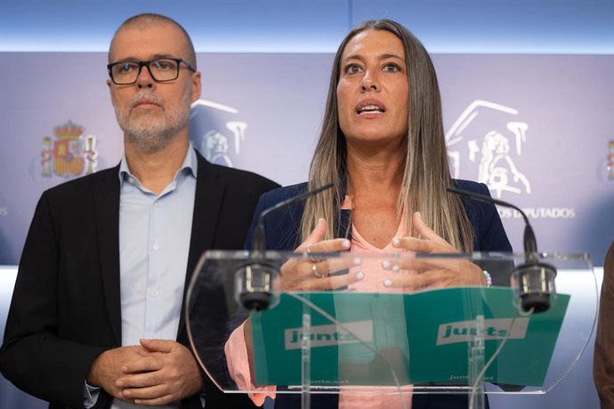 Archivo - Arquivo - A porta-voz do Junts no Congresso, Miriam Nogueras, durante uma coletiva de imprensa no Congresso dos Deputados, em 26 de agosto de 2026, em Madri (Espanha). Nogueras exigiu ontem, em uma mensagem em sua conta no X, que a Catalunha fiq