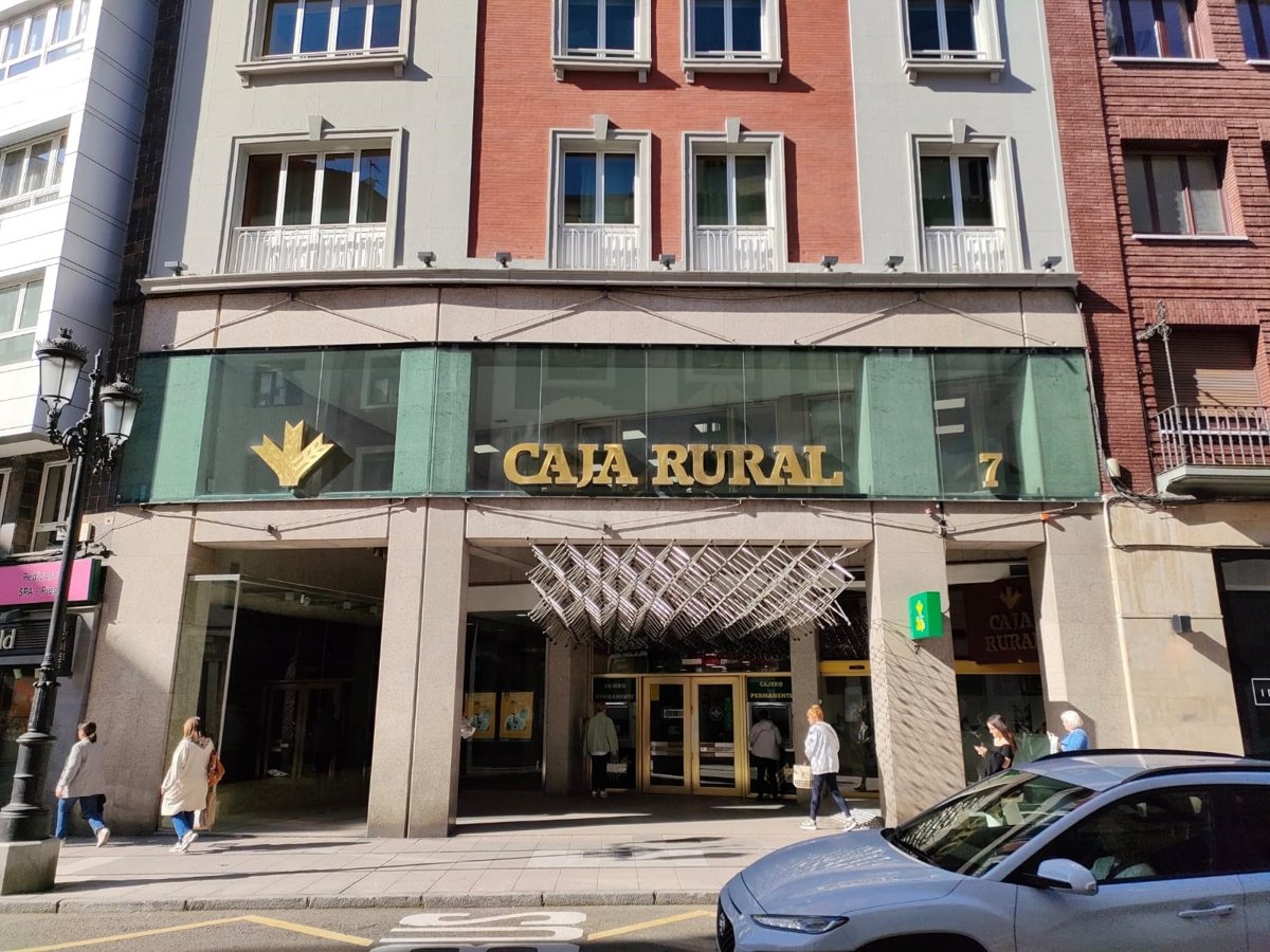 El Colegio de Médicos y Caja Rural impulsan un centro de formación y divulgación sanitaria en Oviedo
