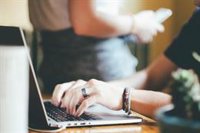 UGT demanda afrontar la IA con formación en tecnología en empresas y cifra en "solo un 14%" las que lo hacen en C-LM