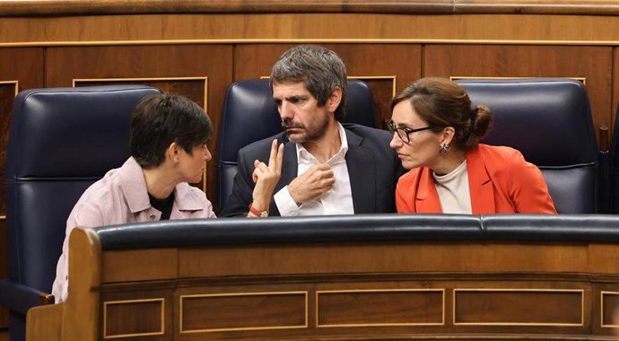 La ministra de Vivienda, Isabel Rodríguez, el ministro de Cultura, Ernest Urtasun, y la ministra de Sanidad, Mónica García