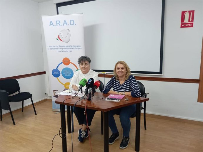La presidenta de ARAD, Montserrat Domínguez, y la psicóloga y vicepresidenta de la entidad, María Milagro.