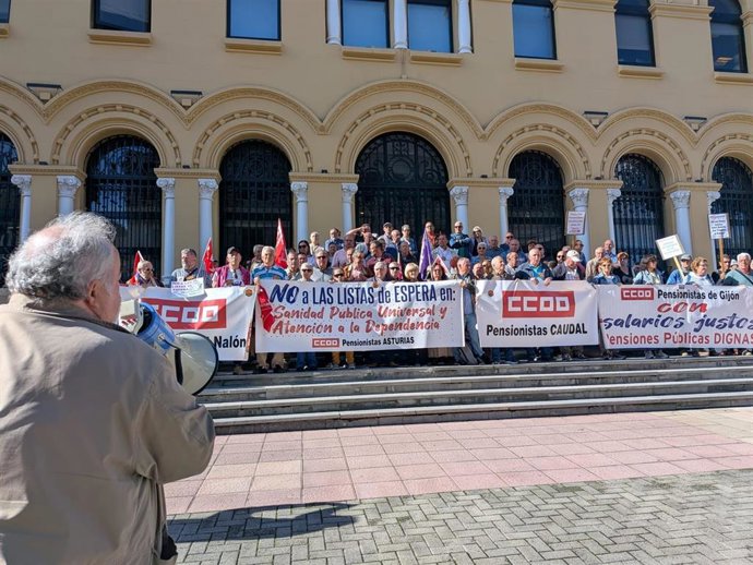 Concentración pensionistas de CCOO.