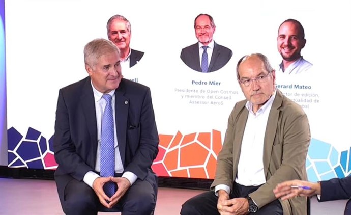 El presidente de Open Cosmos España, Pedro Mier, y el vicepresidente de Aeros Ecosystem y presidente ejecutivo de la empresa de ingeniería Gutmar, Joan Martorell