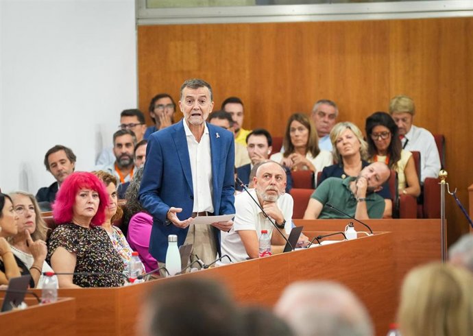 El portavoz de Por Andalucía, Antonio Maíllo, durante la sesión de control al Gobierno en el Parlamento de Andalucía.