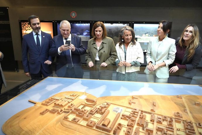 El ministro de Industria y Turismo, Jordi Hereu, durante una visita al Museo Romano de Oiasso, a 1 de octubre de 2026, en Irún, Guipúzcoa, País Vasco (España).