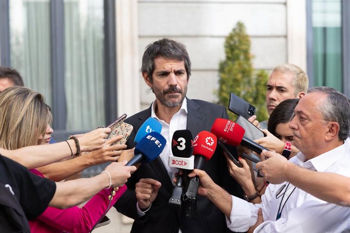 O ministro da Cultura, Ernest Urtasun, durante uma sessão de questionamento ao Governo, no Congresso dos Deputados, em 23 de setembro de 2026, em Madri (Espanha).