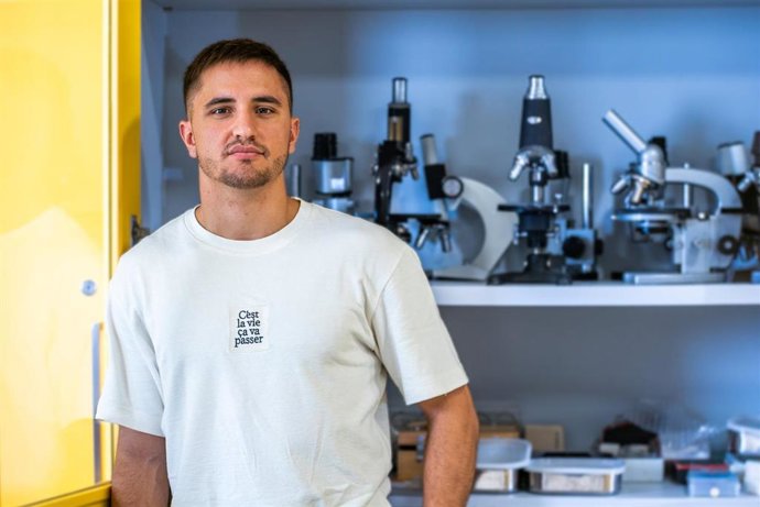 Joan Cruz, profesor de Ciencias y tutor del Programa de Aprendizaje Inclusivo (PAI) en el colegio San Viator de Huesca