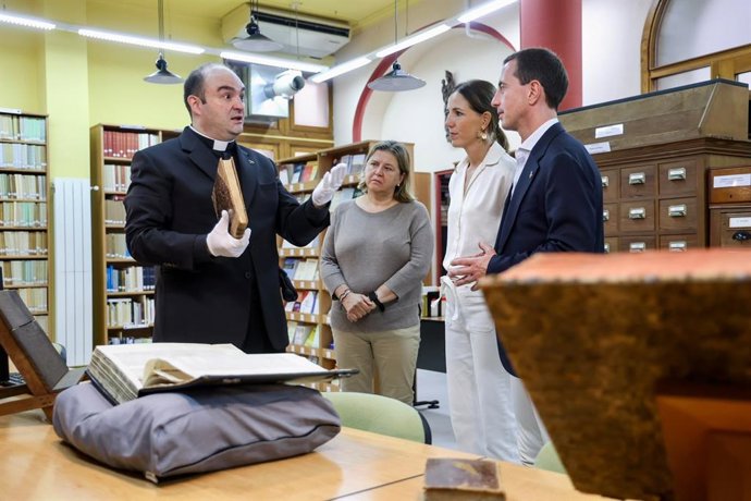 Visita a la Biblioteca Diocesana del Obispado de Mallorca