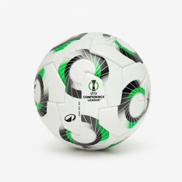 Decathlon consolida la presencia de sus balones Kipsta en el fútbol de élite con el lanzamiento de Le Classique.